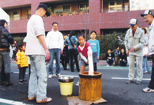 写真：平成24年12月11日　防災訓練と餅つき大会