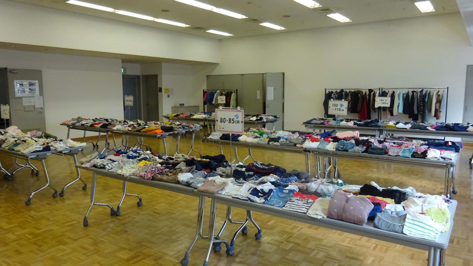 子ども服無料頒布会当日の様子