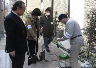 東洋学園大学クリーンキャンペーンチームの活動風景の写真