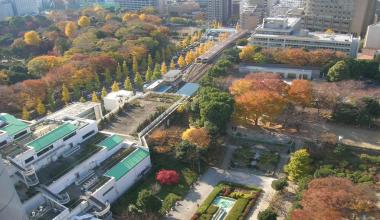 礫川公園と、後楽園駅、小石川後楽園、中央大学などの写真