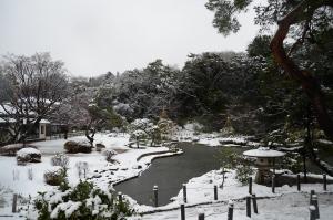 肥後細川庭園雪景色